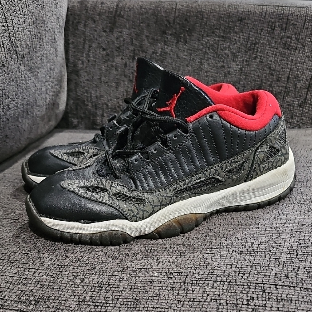 Air Jordan 11 Retro Low IE 2003